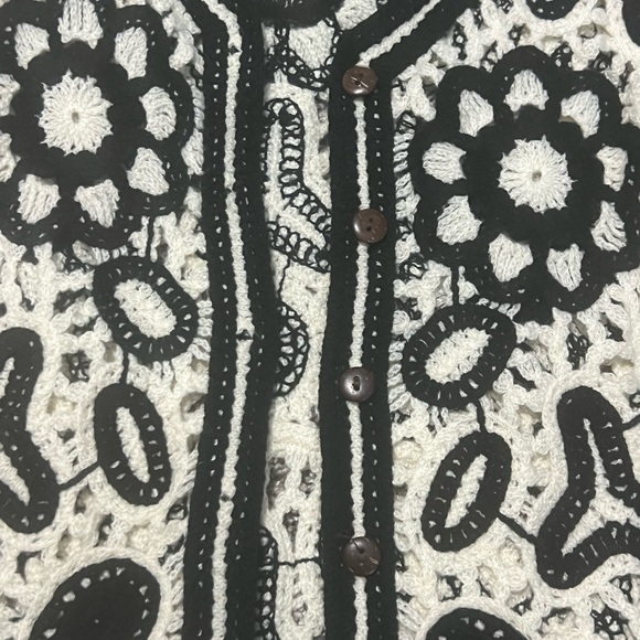 Crochet top worn once - Picture 3 of 4